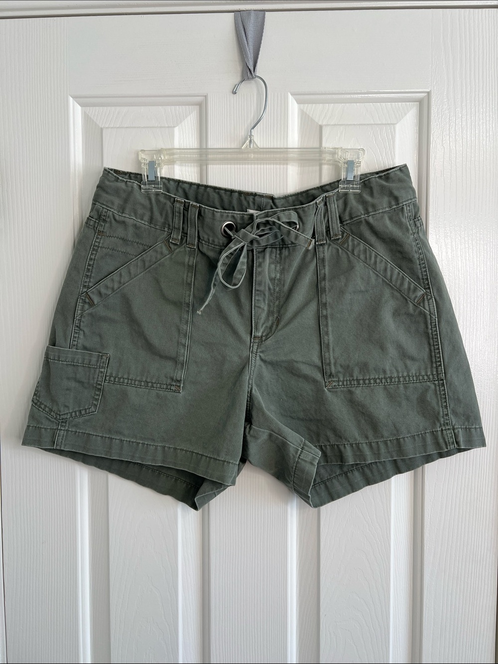 Vintage Lee low waist green cargo shorts with tie sash size 16